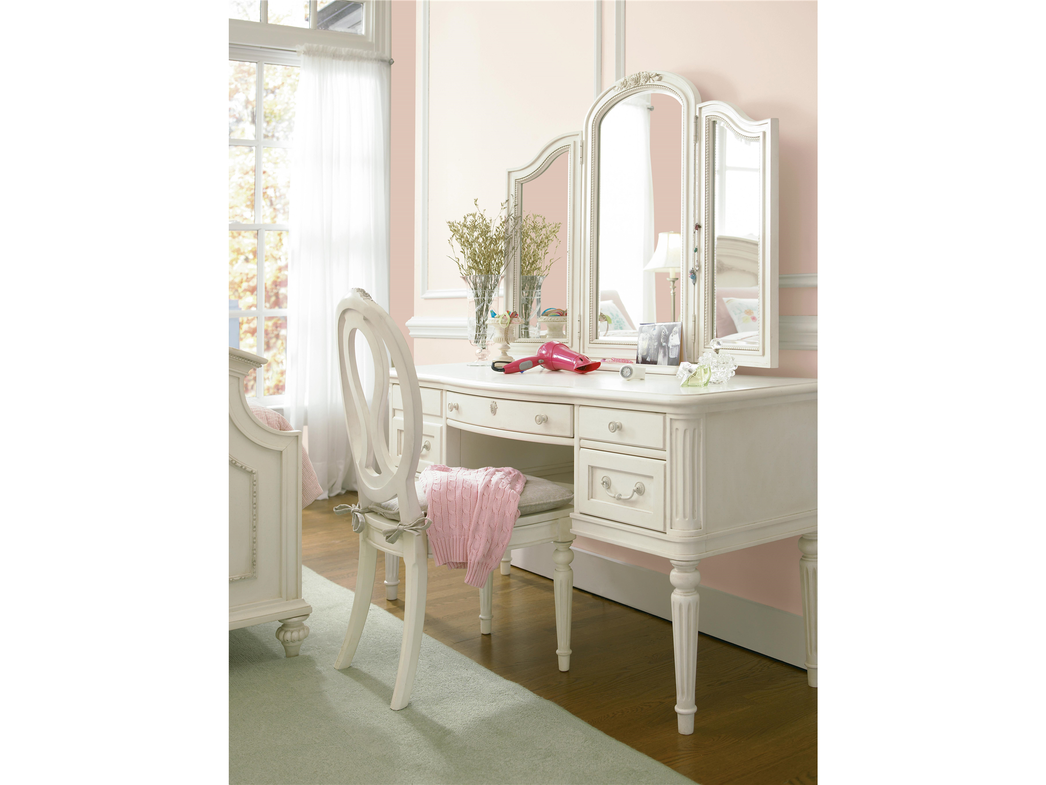 Smartstuff Furniture Gabriella Vanity Desk Vanity Desk Loading Zoom
