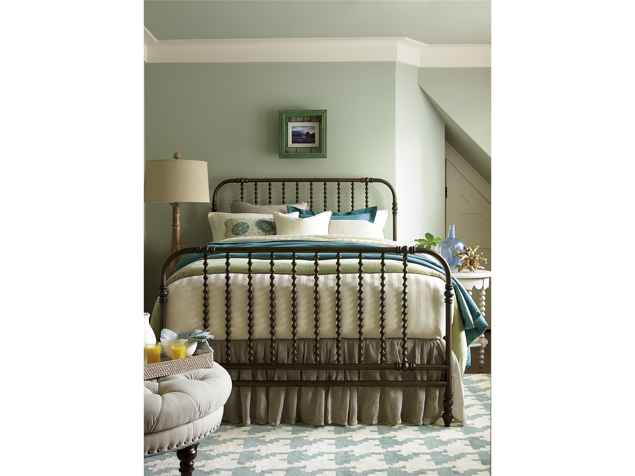 The Guest Room Queen Bed Universal Furniture