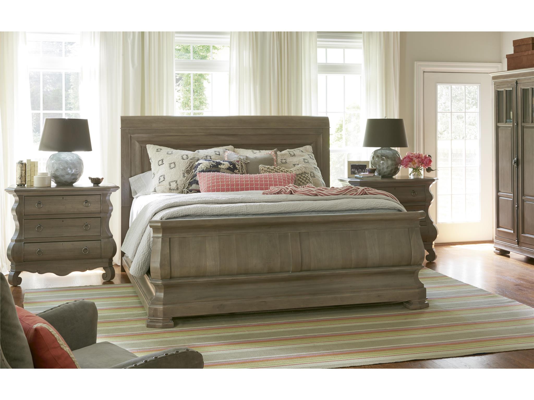 Queen Sleigh Bed