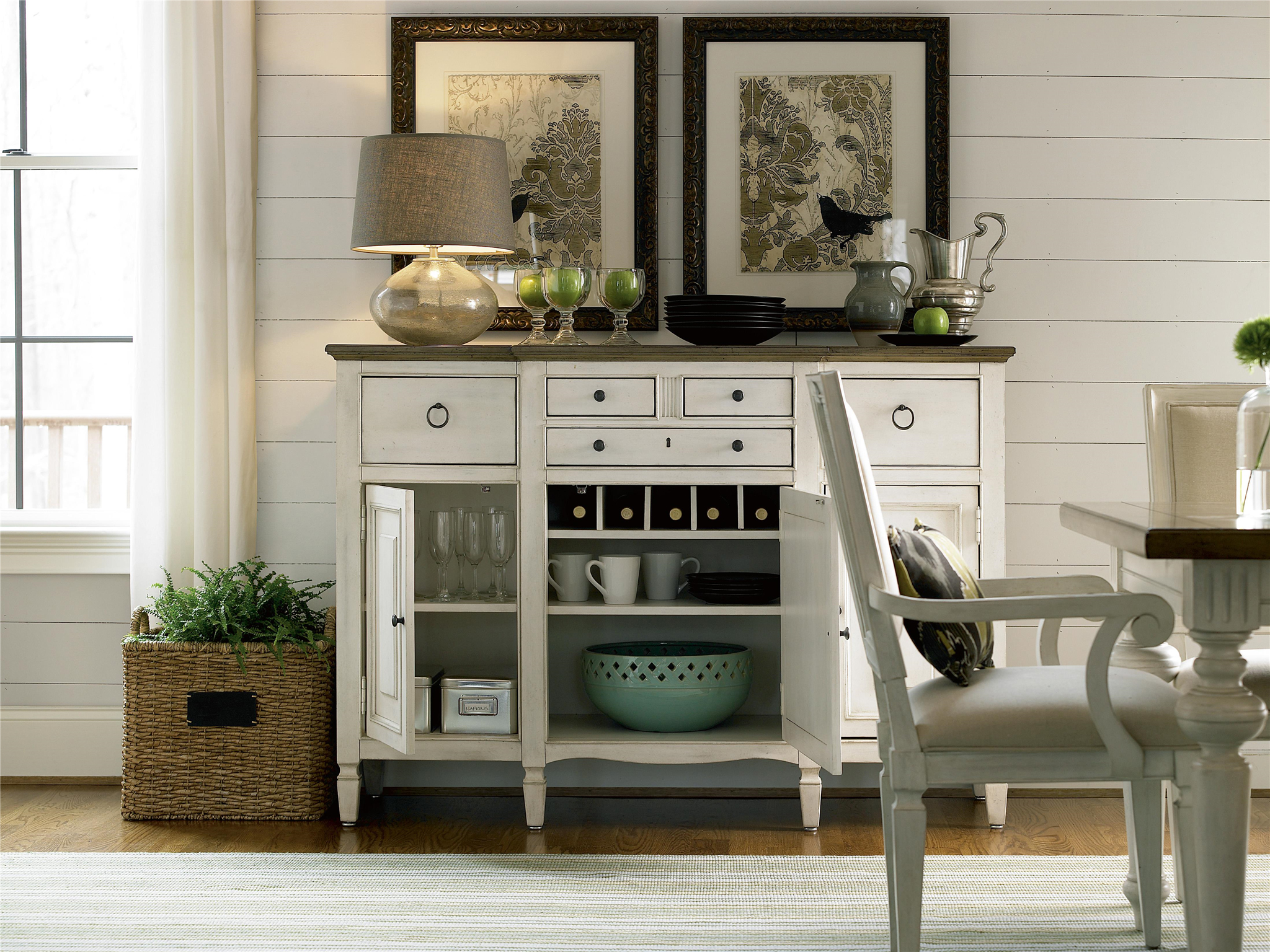 Dining room shop serving buffet