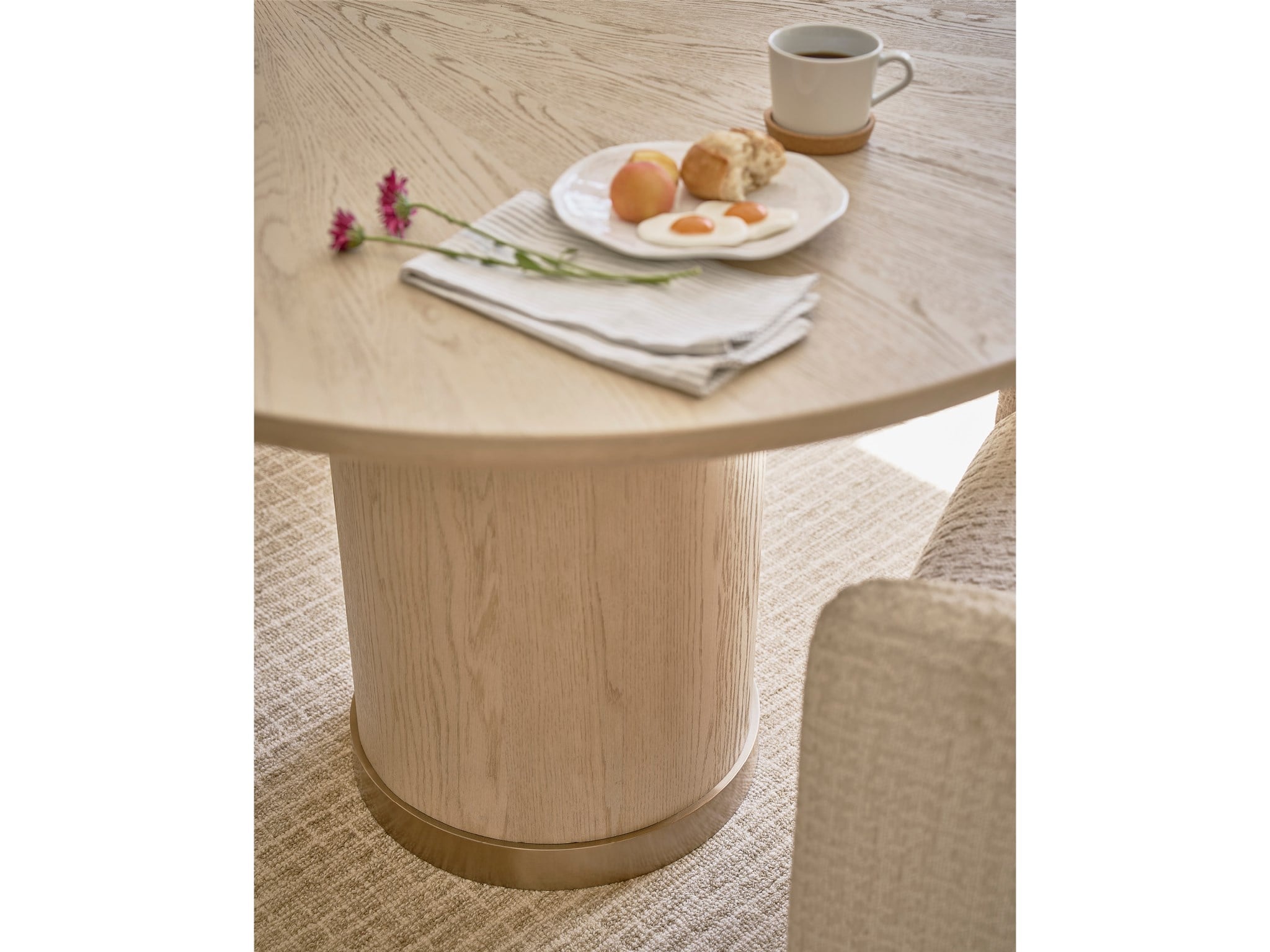 Velora Velora Oval Dining Table | Universal Furniture