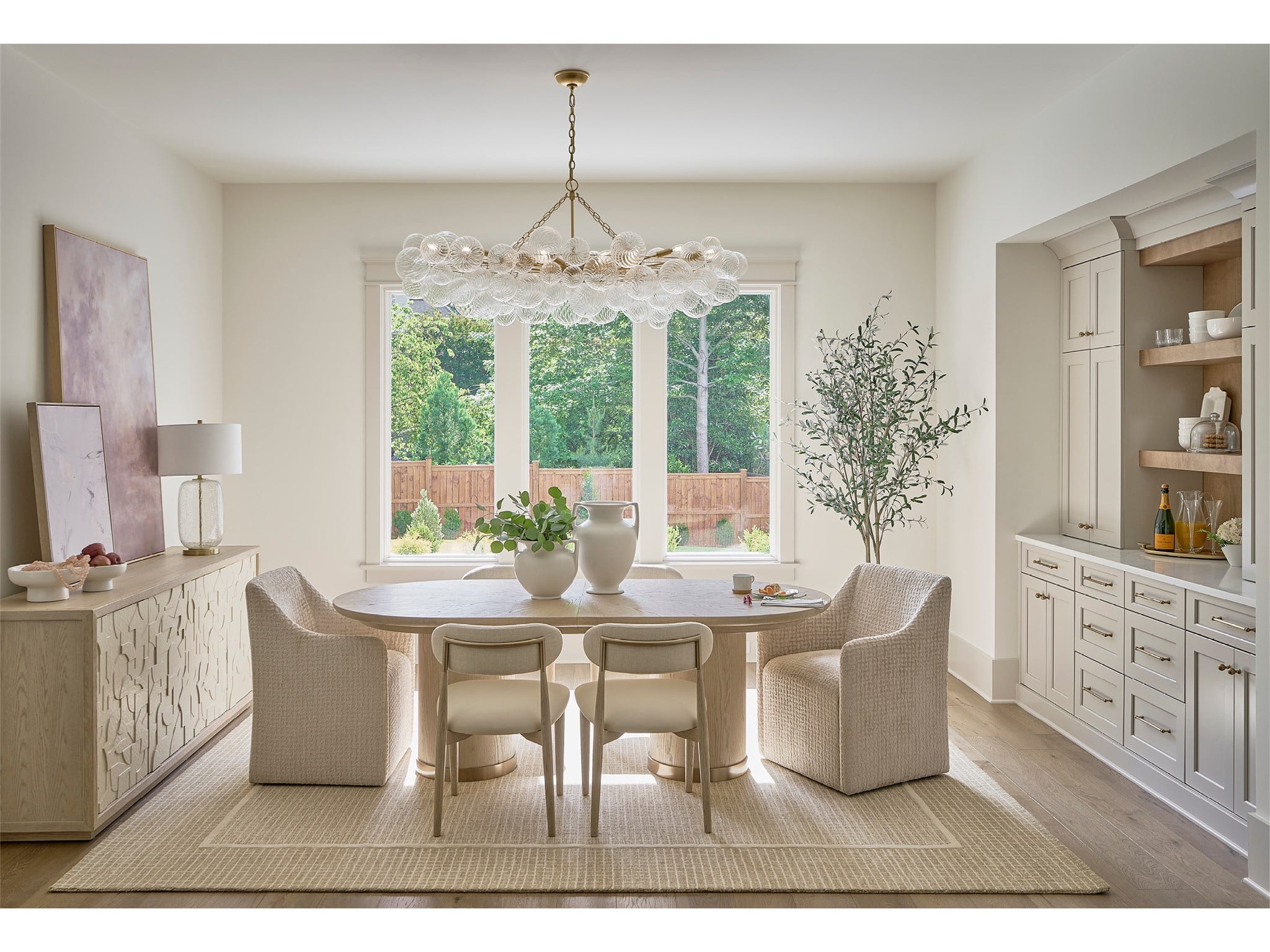 ヴィンテージ　サイドテーブル　UNIVERSAL　FURNITURE　LTD Velora Velora Oval Dining Table | Universal Furniture