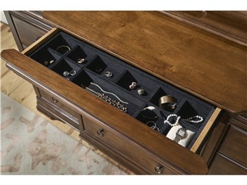 Thumbnail Drawer Dresser  4