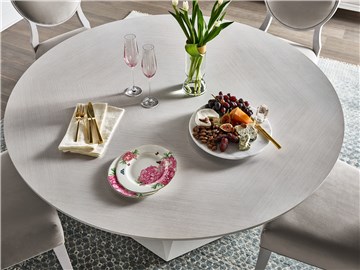 Thumbnail Geranium Dining Table