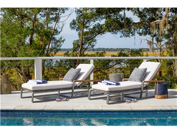 Small patio 2025 chaise