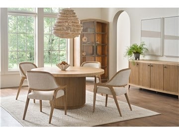 Thumbnail Carmen Round Table
