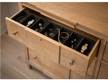Thumbnail Brindle Dresser 4