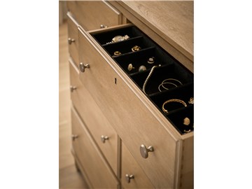 Thumbnail Brindle Chest 2