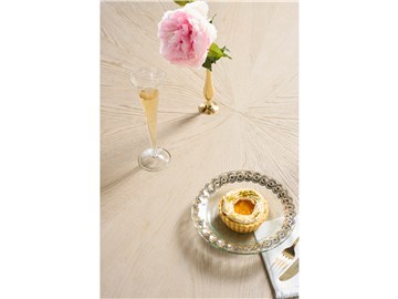 Thumbnail Velora Round Dining Table 3